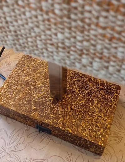 close up view of eggshell Inlay gold finish Table Lamp